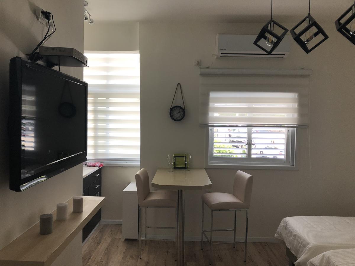 Studio Apartment In Bat-Yam Bat Yam Eksteriør bilde