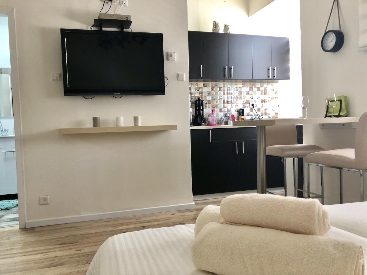 Studio Apartment In Bat-Yam Bat Yam Eksteriør bilde