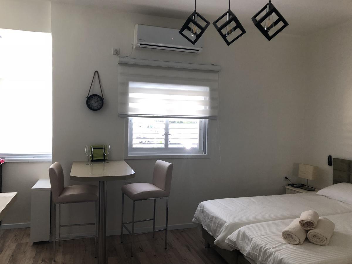 Studio Apartment In Bat-Yam Bat Yam Eksteriør bilde